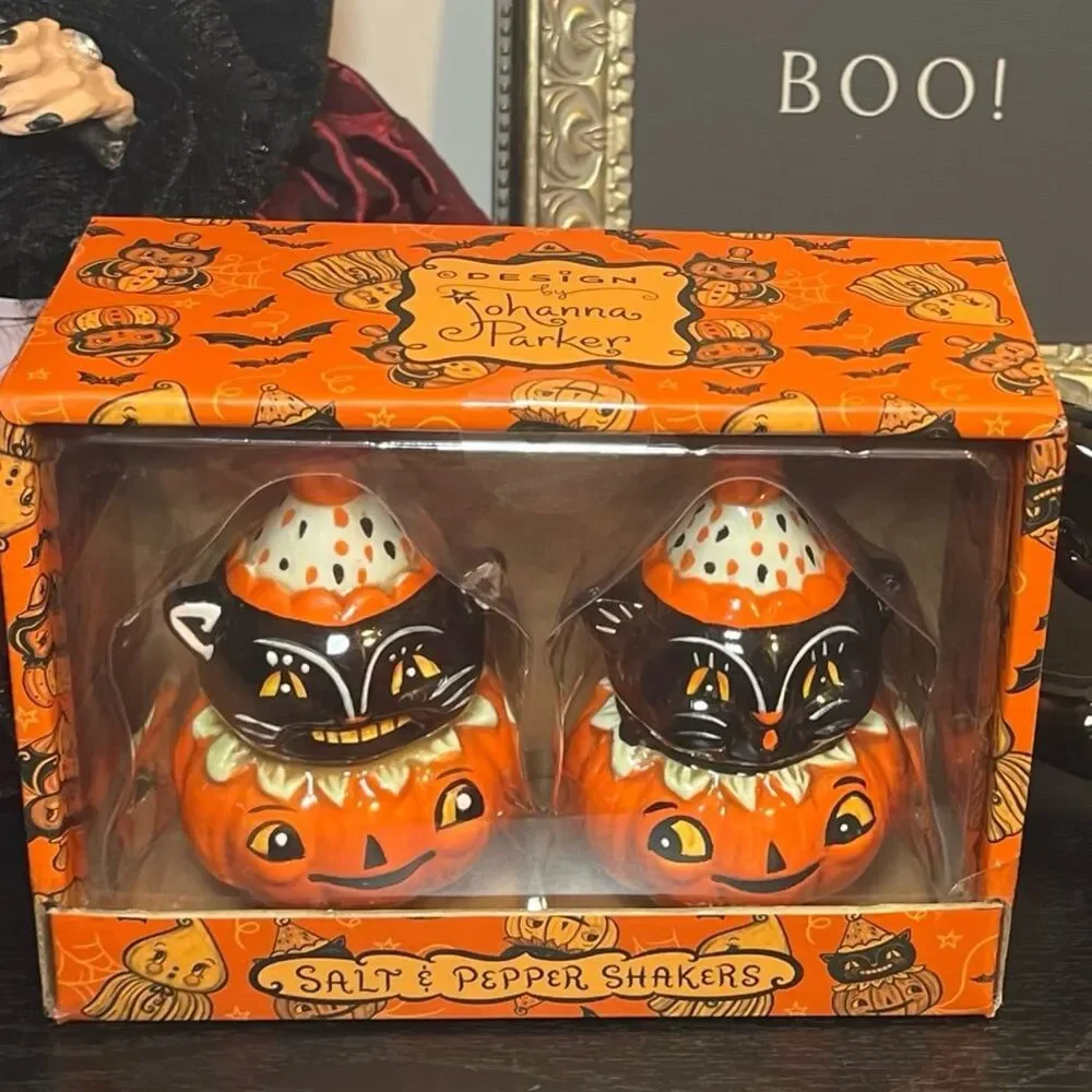 Halloween Black Cat Pumpkin Salt and Pepper Shakers
